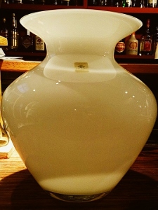 ツヴィーゼル　花瓶
